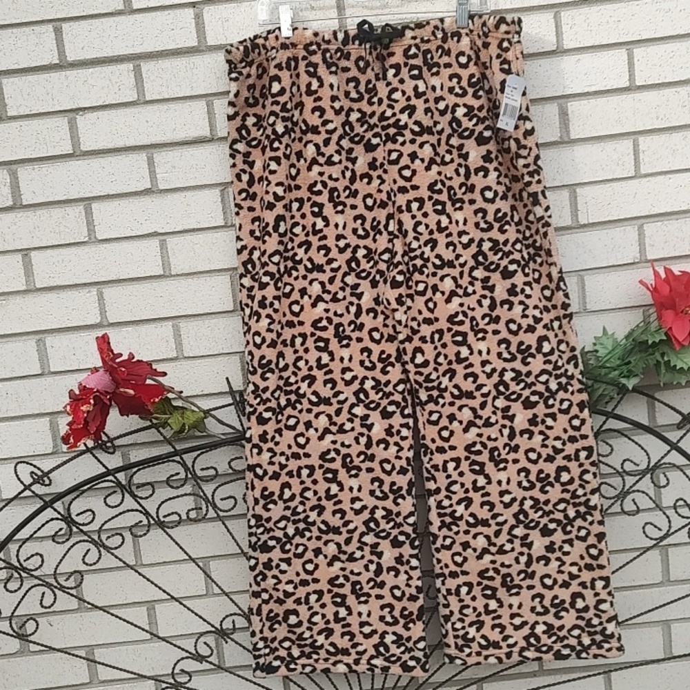 Leopard PJs* - Picture 4 of 11